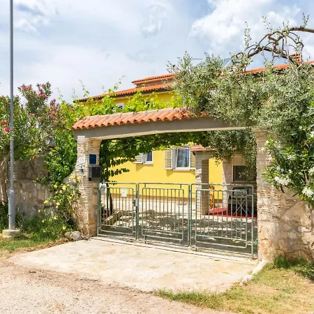 Appartamento Apartment Villa Sandra-2 By Interhome