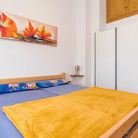 Sandra - Pul412 By Interhome Apartment *