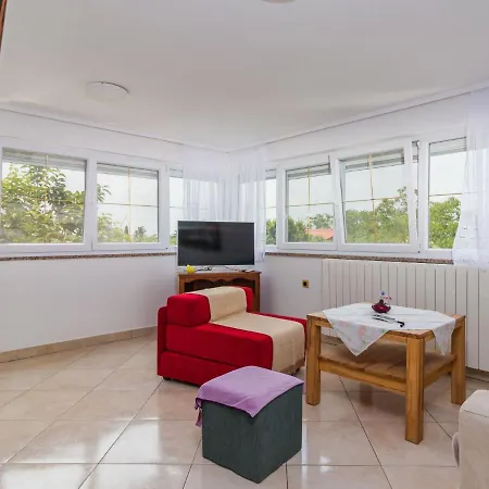 Apartment Villa Sandra-2 By Interhome